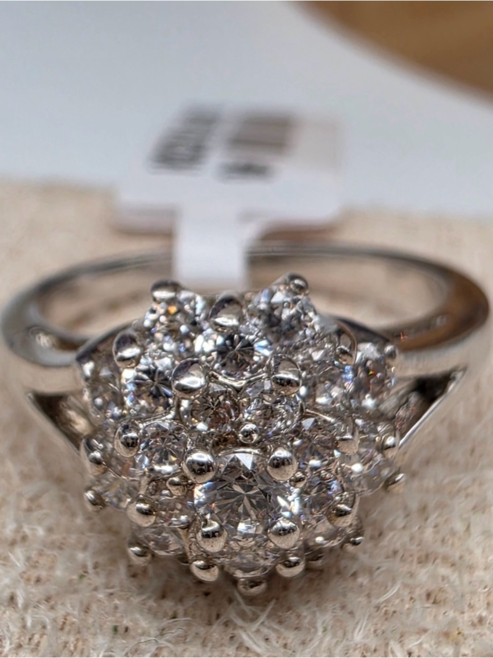 Elegant Silver tone Cluster Ring